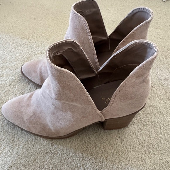 Qupid Women's Tan Ankle Boots size 8.5 - Picture 3 of 5